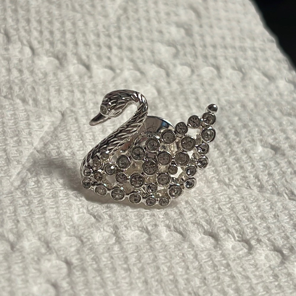 Vintage Swarovski Silver tone pin brooch.